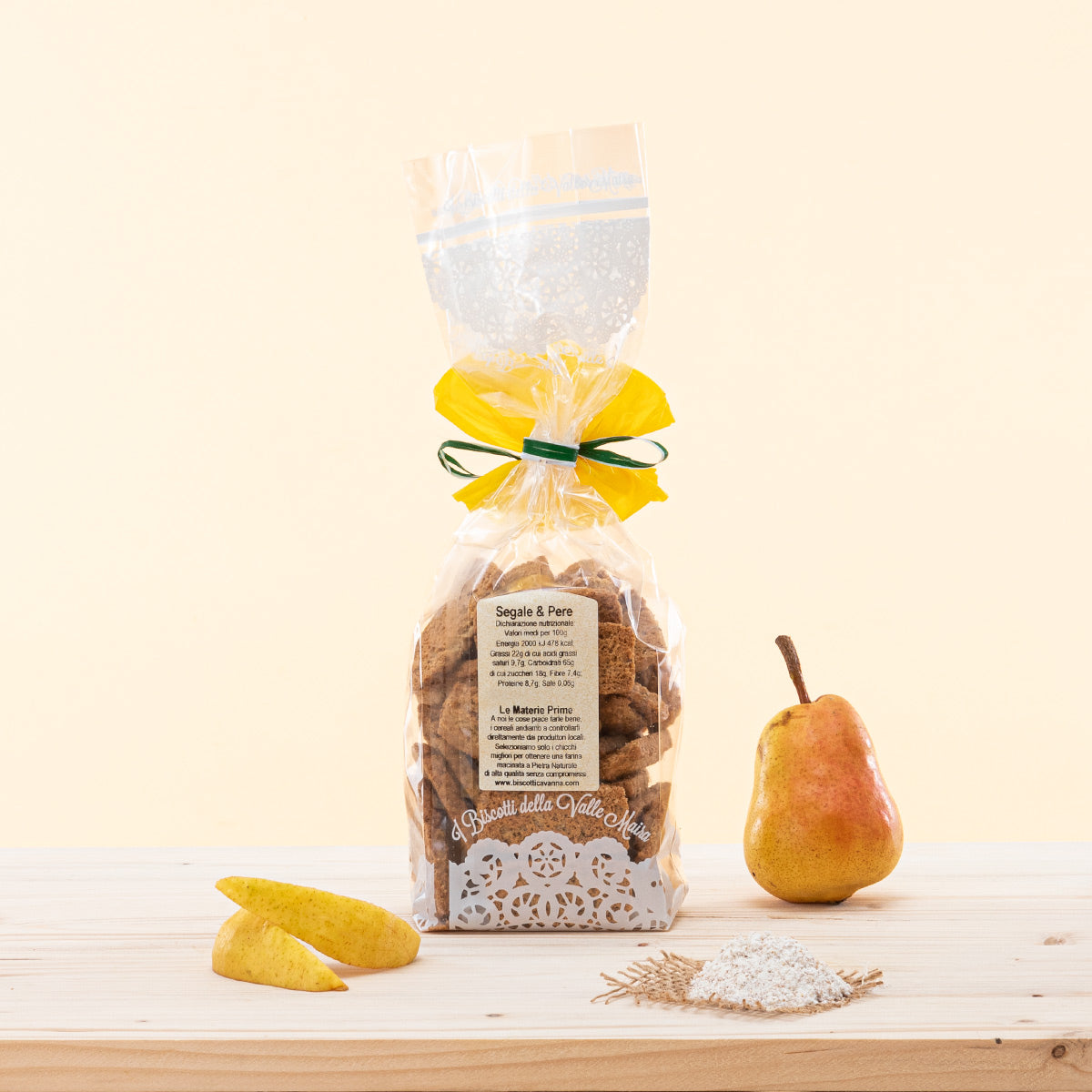 Rye & Pears biscuit