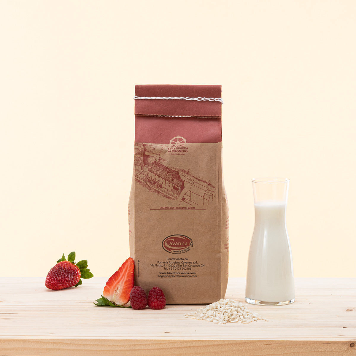 Fiocchi di Riso e Frumento con Frutti Rossi, cereali senza conservanti. Perfetti per colazione.
