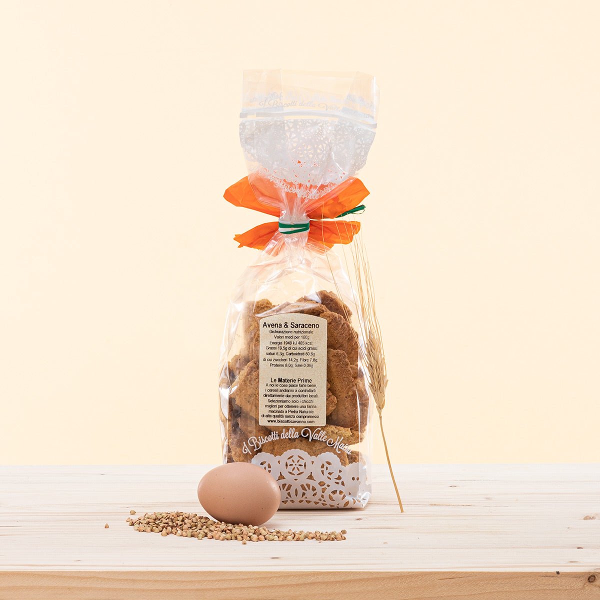 Biscottini da pasticceria con fiocchi d'avena, polpa di zucca e mix di farine macinate a pietra (grano tenero tipo 1 e grano saraceno). Fonte di fibre, senza conservanti e OGM