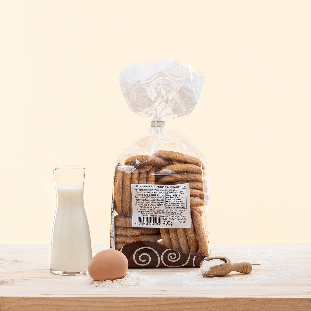 Biscotto Ciambella Classico, biscotto artigianale con farina e latte locali.