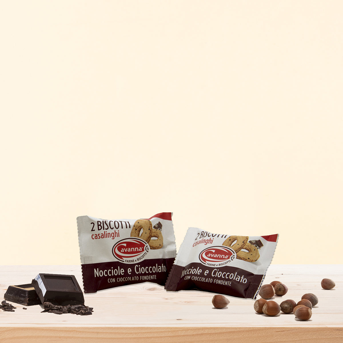 Biscotti Ciambella singoli nocciola e cioccolato, gustosi e croccanti con gocce di cioccolato e nocciole delle langhe