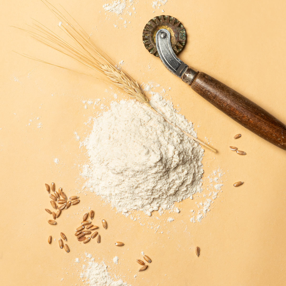 Farina di grani antichi tipo 2, perfetta per crostate, dolci e pane