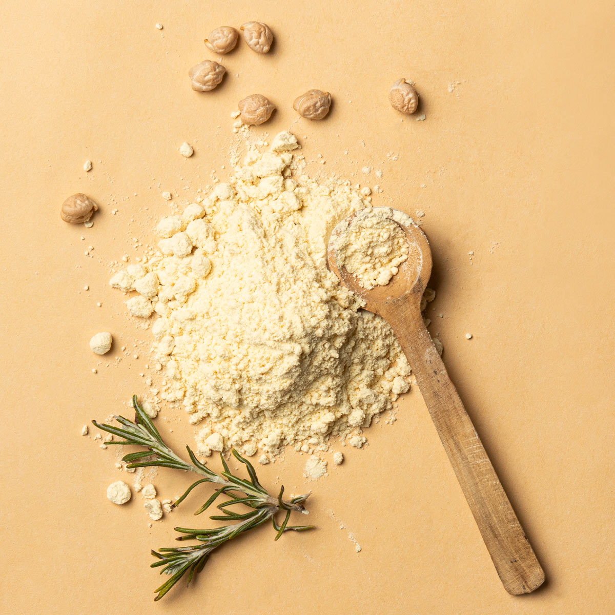 Farina di Ceci, farina senza glutine ricca di proteine e fibre.