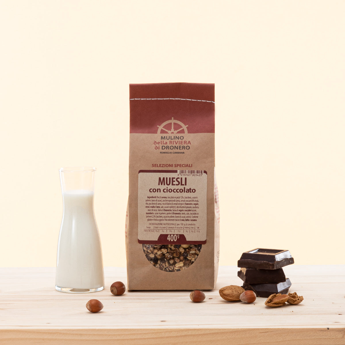 Muesli croccante con mix di cereali integrali e cioccolato extra fondente