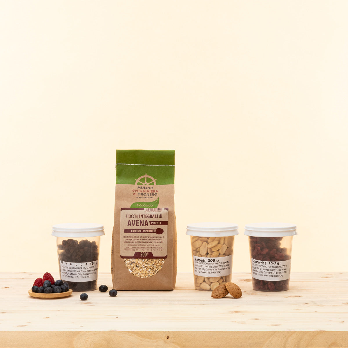Kit Porridge ai Frutti Rossi, un kit colazione con avena, mandorle, cranberries, uvetta.